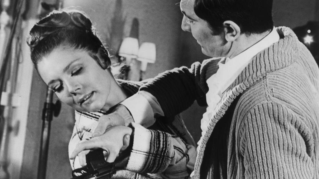 George Lazenby ist reichlich ruppig zu Diana Rigg in "Im Geheimdienst Ihrer Majestät"