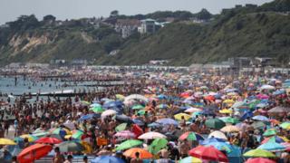 Überfüllter Strand in Bournemouth