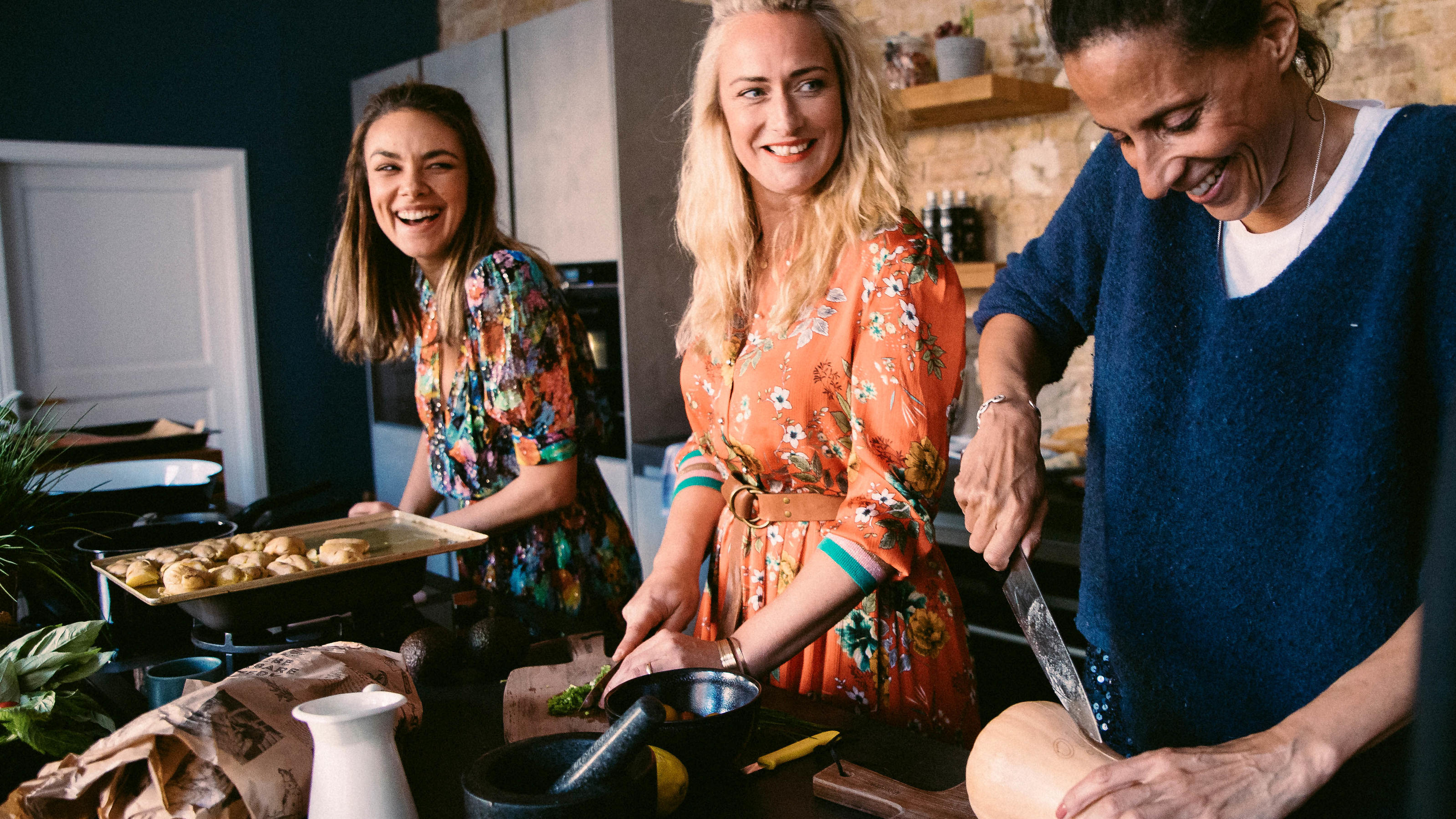 Das Motto von Janina Uhses "Glücklichküche": Kochen verbindet.