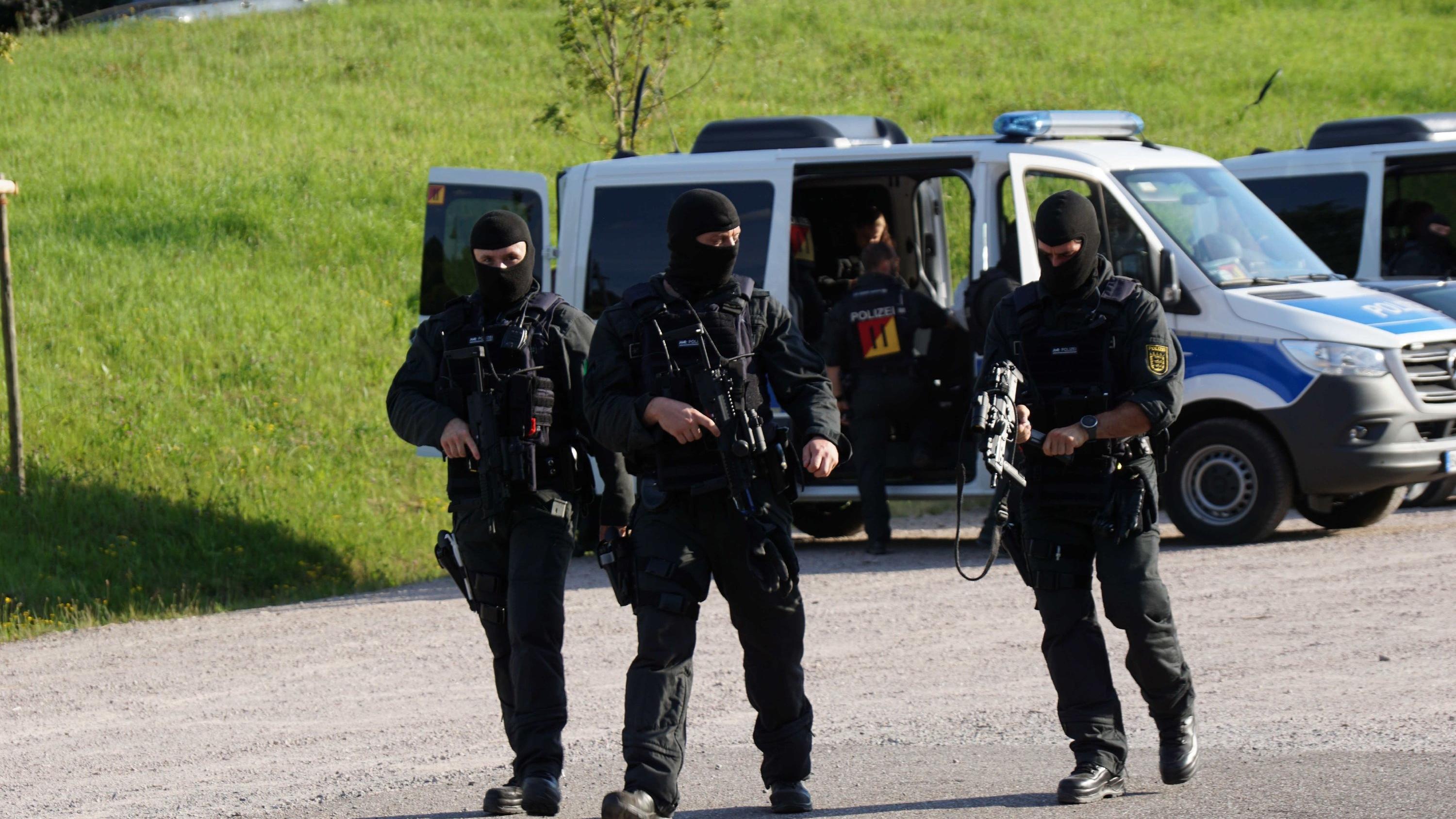 Spezialkräfte jagen den Schwarzwald-Rambo.