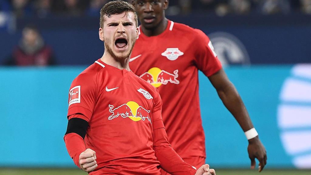 Sport Bilder des Tages 22.02.2020, xjhx, Fussball 1.Bundesliga, FC Schalke 04 - RB Leipzig emspor, v.l. Timo Werner RB Leipzig celebrate the goal, Der Torjubel zum 0:2 DFL/DFB REGULATIONS PROHIBIT ANY USE OF PHOTOGRAPHS as IMAGE SEQUENCES and/or QUA