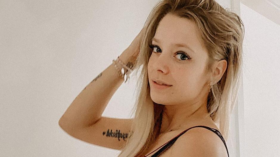 Blank Gezogen Ex Btn Star Anne Wünsche Teilt Nackten Schnappschuss Bei Instagram