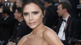 FILE - epa05300162 British designer Victoria Beckham arrives for the screening of 'Cafe Society' and the Opening Ceremony of the 69th annual Cannes Film Festival in Cannes, France, 11 May 2016. EPA/GUILLAUME HORCAJUELO (zu dpa: "Victoria Beckham schreibt ihrem Teenie-Ich" vom 02.09.2016) +++(c) dpa - Bildfunk+++