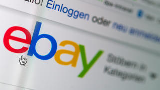 ARCHIV - 11.07.2018, Sachsen, Dresden: Das Logo von Ebay auf der Startseite der Internet-Verkaufsplattform. Ebay teilt am 28.07.2020 Zahlen zum 2. Quartal mit. Foto: Monika Skolimowska/ZB/dpa +++ dpa-Bildfunk +++