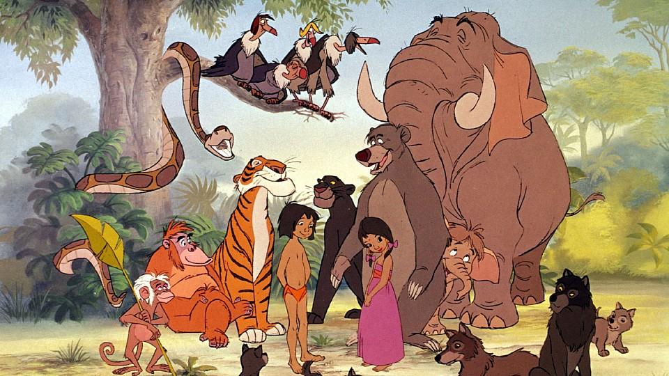 (v.l.) Kaa die Schlange, Affe King Louie, der Tiger Shir Khan, die Geier Buzzy, Dizzy, Ziggy und Flaps, Mogli, der Panther Baghira, Shanti, Balu der Bär, Junior der kleine Elefant und sein Vater Colonel Hathi und der Wolf Rama mit seiner Familie.