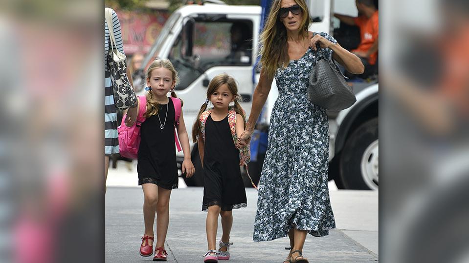 Ihre Zwillingsmädels Marion Loretta Elwell und Tabitha Hodge mit Sarah Jessica Parker.