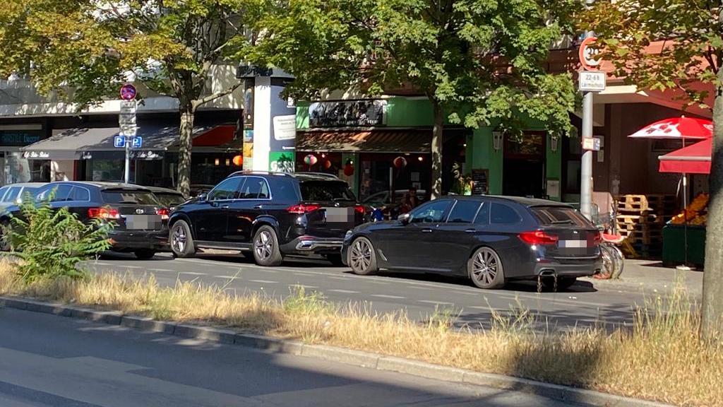 Abou Chaker parkt im Halteverbot