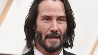 ARCHIV - 09.02.2020, USA, Los Angeles: Schauspieler Keanu Reeves kommt zu der 92. Verleihung der Academy Awards in das Dolby Theatre. (Zu dpa "«BRZRKR»: Keanu Reeves schreibt an Comic-Buch-Reihe mit") Foto: Jordan Strauss/Invision/AP/dpa +++ dpa-Bildfunk +++