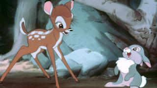 "Bambi" mit seinem Freund, dem Hasen "Klopfer". Der Trickfilm-Klassiker des US-amerikanischen Regisseurs, Zeichners und Produzenten Walt Disney erzählt die Geschichte des kleinen Rehs "Bambi", das seine Mutter durch Jäger verliert. Fortan streift es allein durch die Wälder und besteht mit einigen Freunden allerlei Abenteuer. Erwachsen geworden wird es Leittier einer Herde. Der Film kam 1942 in die Kinos.
