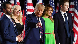  President Donald Trump C stands with family members, son Donald Trump Jr, daughter Tiffany Trump, First Lady Melania Trump and son Barron Trump L - R after speaking on the fourth and final night of the Republican National Convention, on the South Lawn of the White House in Washington D.C., Thursday, August 27, 2020. PUBLICATIONxINxGERxSUIxAUTxHUNxONLY WDC20200827154 KEVINxDIETSCH