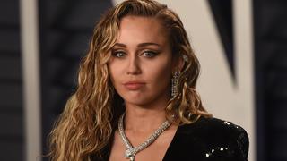  February 24, 2019 - Los Angeles, CA, USA - BEVERLY HILLS, CALIFORNIA - FEBRUARY 24: Miley Cyrus attends 2019 Vanity Fair Oscar Party at Wallis Annenberg Center for the Performing Arts on February 24, 2019 in Beverly Hills, California. Photo: imageSPACE Los Angeles USA PUBLICATIONxINxGERxSUIxAUTxONLY - ZUMAs181 20190224_zea_s181_954 Copyright: xImagespacex
