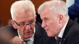 Linke Extremisten sollen es auf Innenminister Seehofer und Landeschef Kretschmann abgesehen haben.