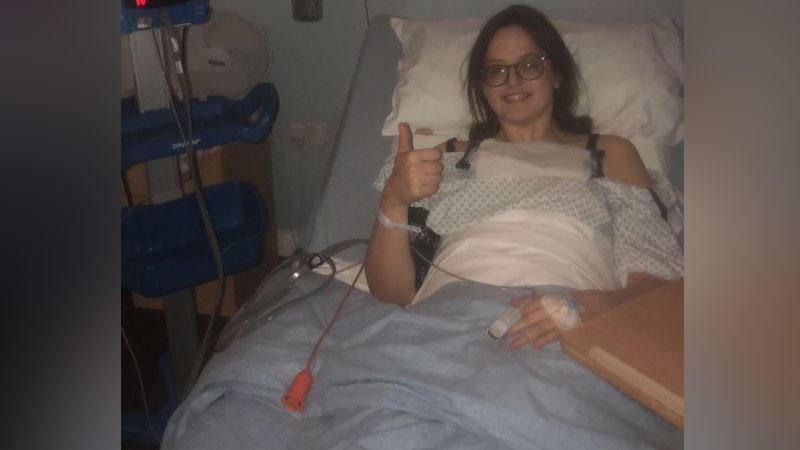 Sheree verbringt einige Zeit im Krankenhaus, bis die Ärzte sicher sind, was mit ihr los ist.