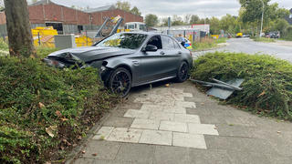 Mercedes AMG an der Unfallstelle in Hilden nahe Düsseldorf