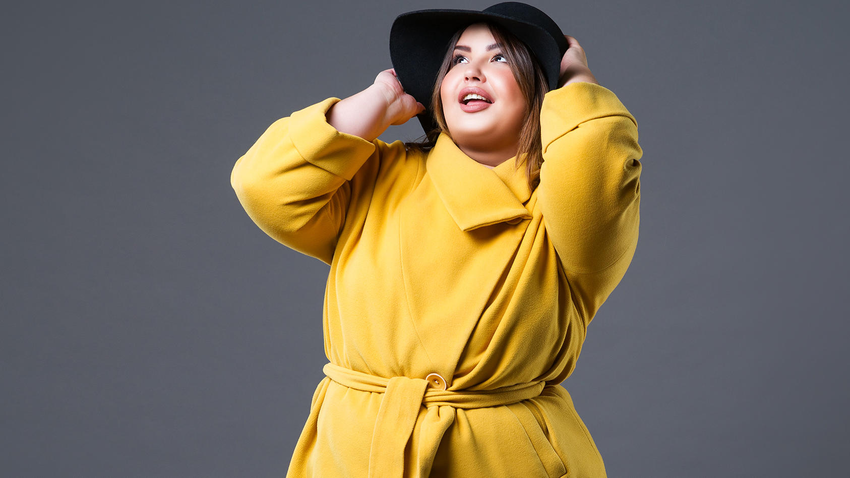 Marineblau: Der knallige Plus Size Denim Look für den Herbst in