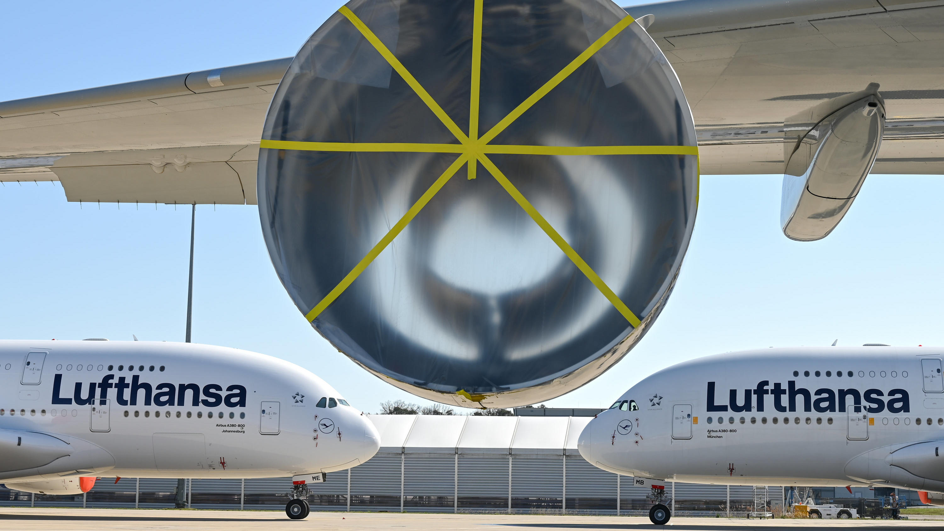 Corona besiegelt das Aus für tausende Lufthansa-Mitarbeiter und etliche Flugzeuge.