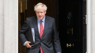  . 22/09/2020. London, United Kingdom. Boris Johnson Leaves for Parliament to make a statement about the new lockdown restrictions. Boris Johnson Leaves for Parliament. Downing Street. PUBLICATIONxINxGERxSUIxAUTxHUNxONLY xMarkxThomasx/xi-Imagesx IIM-21638-0001