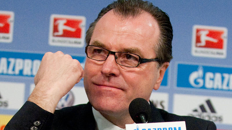 Clemens Tönnies enthüllte die Hintergründe um den Neuer-Transfer.