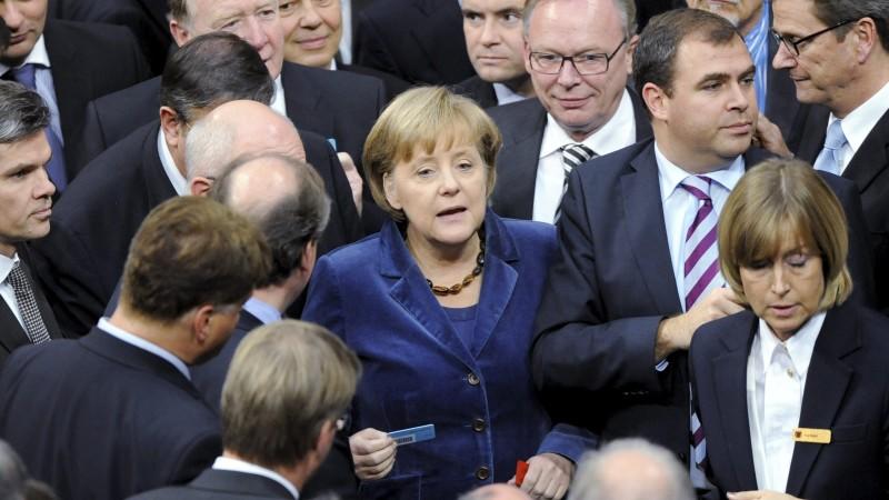 Bundestag stärkt Merkel für EU-Gipfel