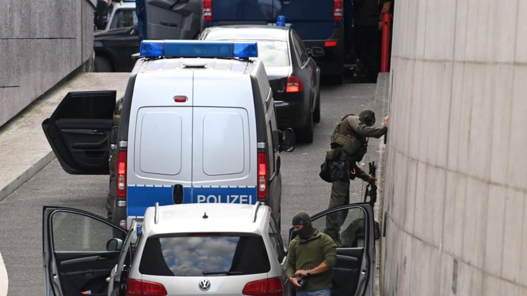 Die Berliner Polizei war mit einem Großaufgebot vor Ort.