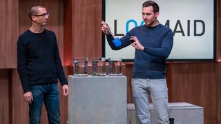 Jan-Peter (l.) und Andres Psczolla aus Ingelheim präsentieren mit _Loomaid_ die Silikon-WC-Bürste mit Lotuseffekt. Sie erhoffen sich ein Investment von 200.000 Euro für 20 Prozent der Anteile an ihrem Unternehmen.  Die Verwendung des sendungsbezogenen Materials ist nur mit dem Hinweis und Verlinkung auf TVNOW gestattet.