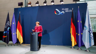 09.10.2020, Berlin: Bundeskanzlerin Angela Merkel gibt nach einer Videokonferenz mit Bürgermeistern großer deutscher Städte zu der Ausbreitung des Coronavirus in Deutschland eine Pressekonferenz. Foto: Axel Schmidt/Reuters Pool/dpa +++ dpa-Bildfunk +++