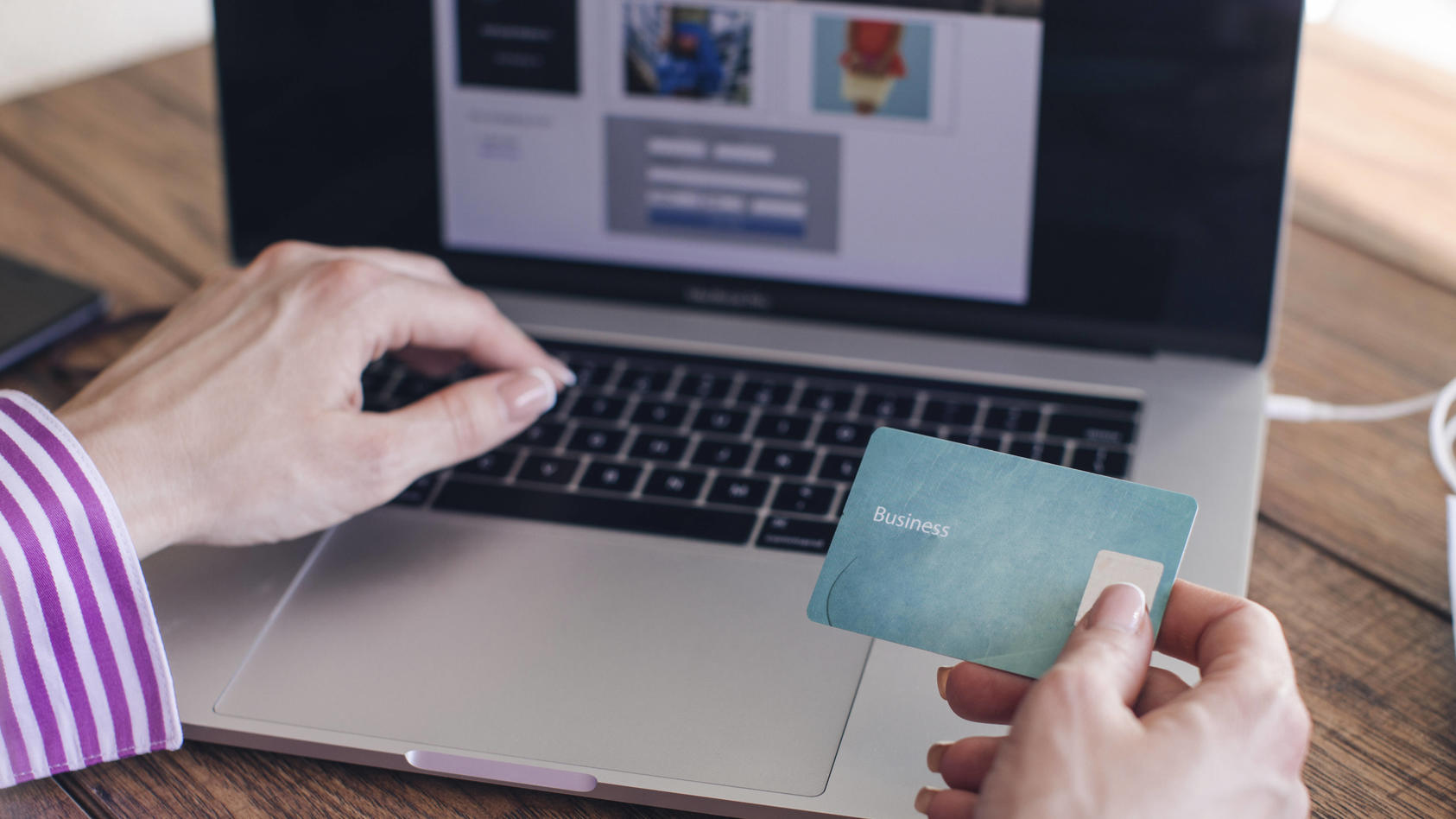 Beim Online-Shopping gibt es viele Bezahlmethoden. Doch nicht alle sind auch praktisch.