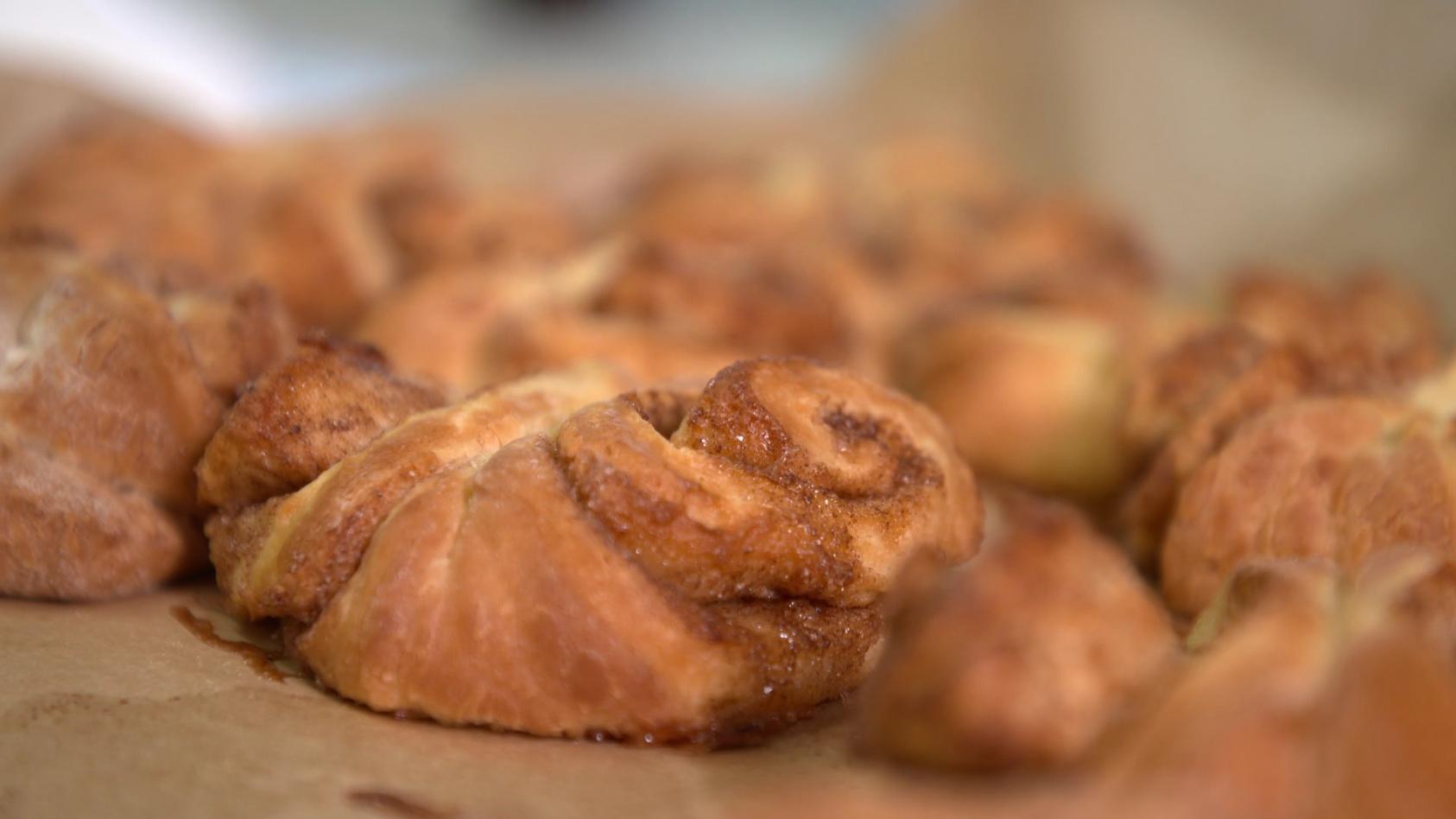 Frisch gebackene Franzbrötchen