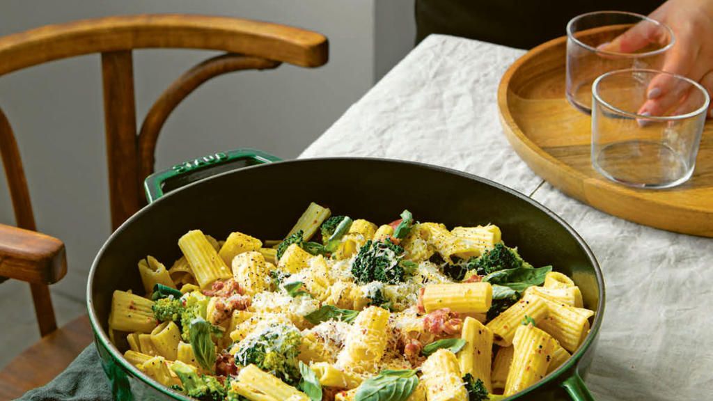 Brokkoli und Salsiccia hübschen jede Pasta auf und sind eine Knüller-Kombi