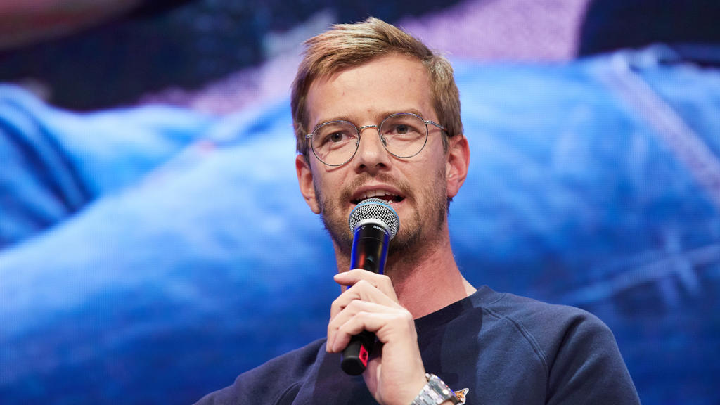 Nicht zum Lachen: Comedian Joko Winterscheid soll wegen eines Corona-Tests bei "LOL" raus sein