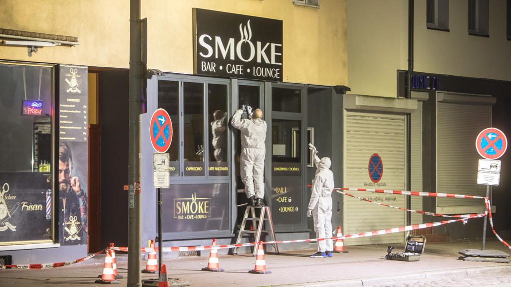 Wie ein Polizeisprecher mitteilte, ist es vor einer Spielhalle in der Wilstorfer Straße zum Streit zwischen mehreren Personen gekommen.