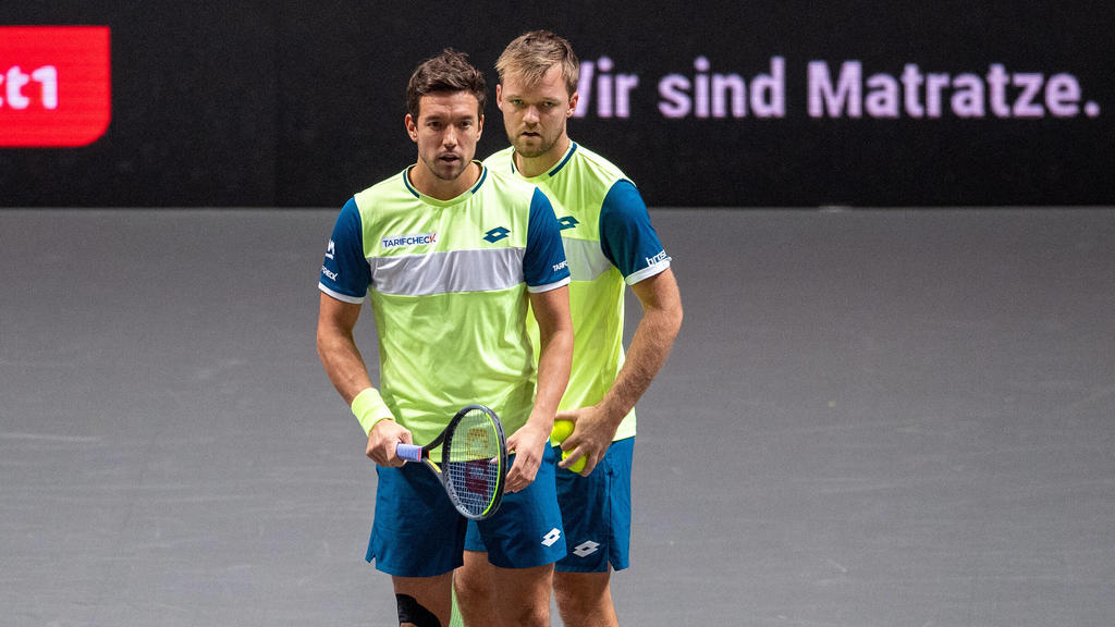 Im Kevin KRAWIETZ GER, Andreas MIES GER Kevin KRAWIETZ GER, Andreas MIES GER vs. Raven KLAASEN RSA, Ben MCLACHLAN JPN, TENNIS, bett1hulks Indoor, Finale DOPPEL, 25.10.2020 GER, TENNIS, ATP, Tennis Herren TOUR, bett1hulks Championship, Kevin KRAWIETZ