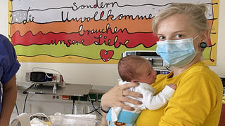 Noah und Mutter Lisa-Marie K. geht es gut