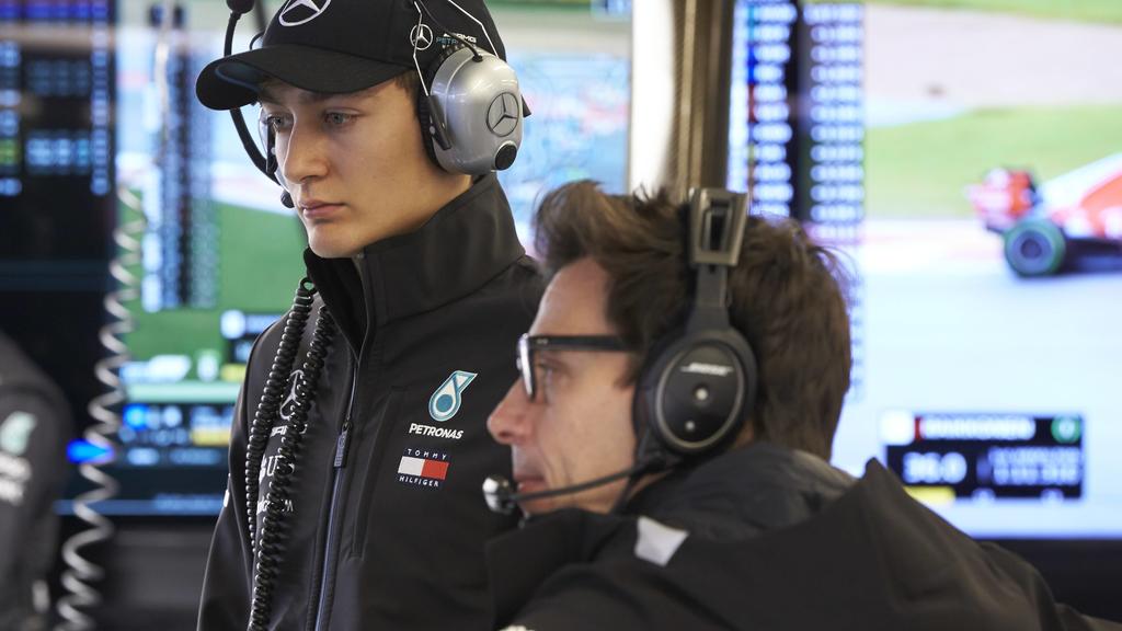 Mercedes-Teamchef Toto Wolff hält große Stücke auf George Russell (l.)