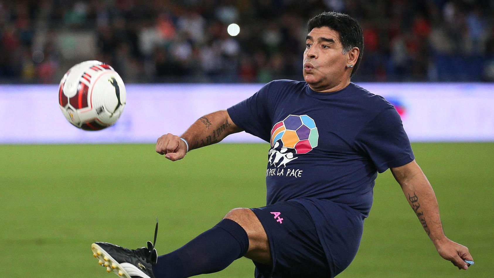 Diego Maradona Wird 60 Ein Leben Zwischen Ball Lust Und Leiden