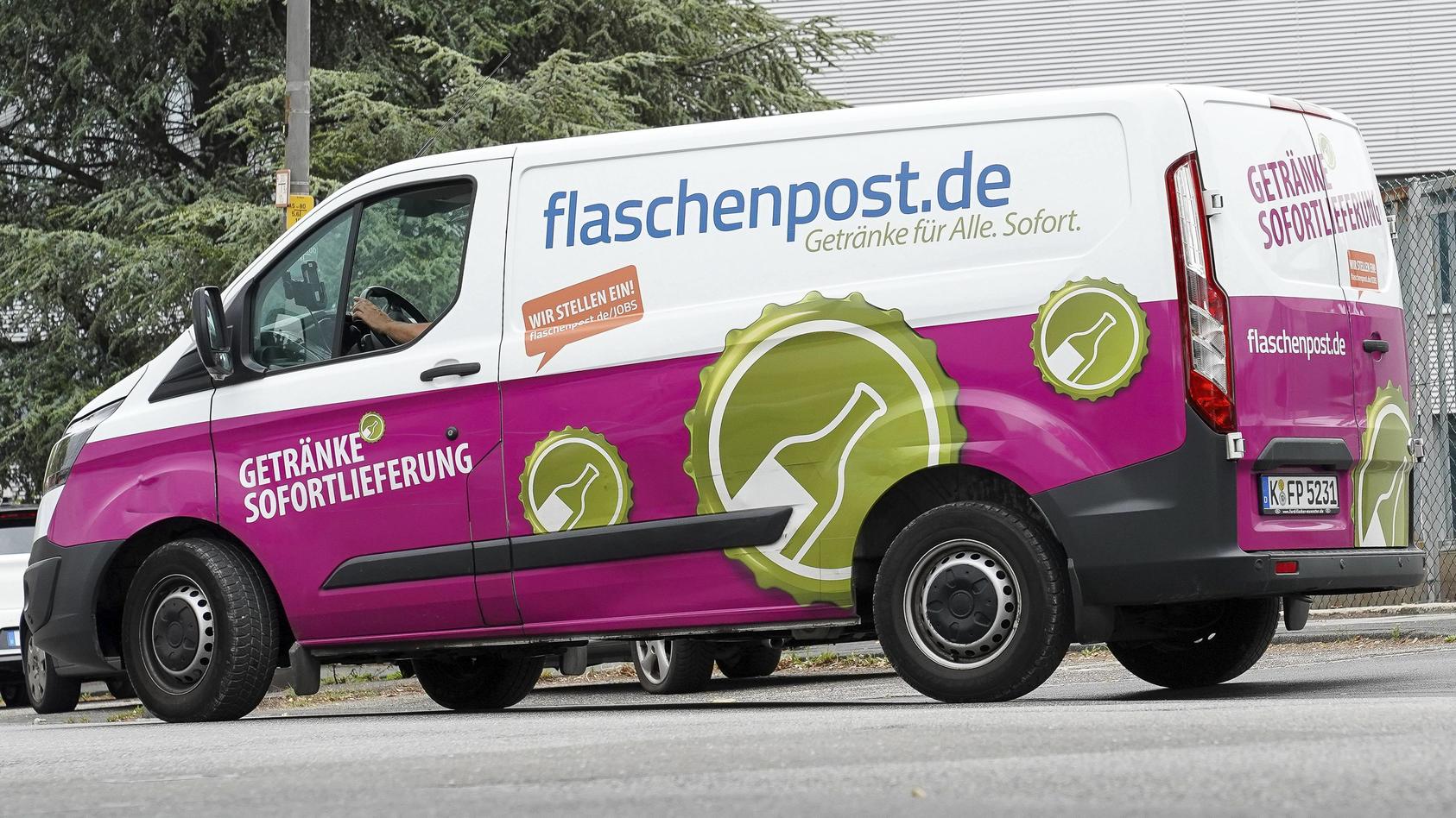Lieferfahrzeug des bundesweit operierenden Getränke Lieferdienstes Flaschenpost. Köln, 17.08.2019 *** Delivery vehicle