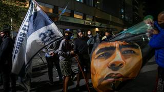  Supporters of former Argentine soccer player Diego Maradona remain outside the Ipensa clinic pending his health after his admission this afternoon, in La Plata, Buenos Aires, Argentina, 02 November 2020. The coach of Gymnastics and Fencing La Plata, Diego Maradona, was admitted this Monday afternoon at the Ipensa sanatorium to undergo a general check-up after a mood drop , according to Luque. It was a complicated half week for him emotionally. A lot of pressure, that generated a low mood. His diet affected him. We saw him with a different coloration and with a different attitude, we decided to study him to make him a little better, said the doctor on the wheel press from the door of the clinic. Maradona is admitted for a general check-up after a mood drop ACHTUNG: NUR REDAKTIONELLE NUTZUNG PUBLICATIONxINxGERxSUIxAUTxONLY Copyright: xDemianxAldayxEstevezx AME5494 20201103-637399638451720820