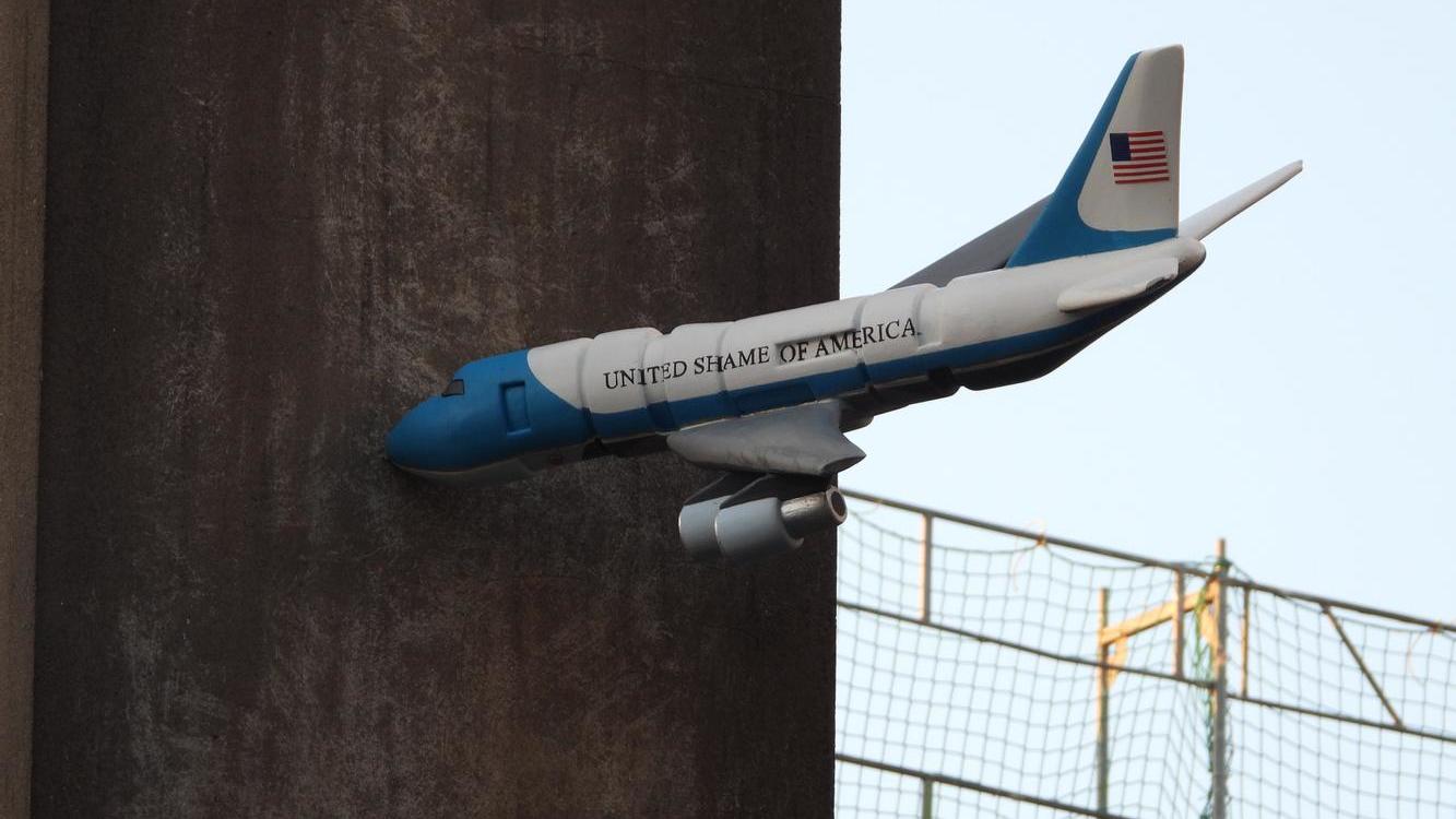 Hamburg Sankt Pauli: Flugzeug-Installation erinnert an 11. September
