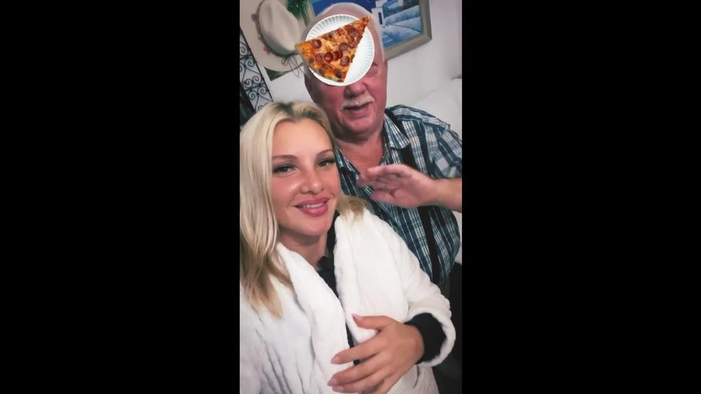 Evelyn Burdecki zeigt in ihrer Instagram-Story ganz stolz ihren geliebten Papa.