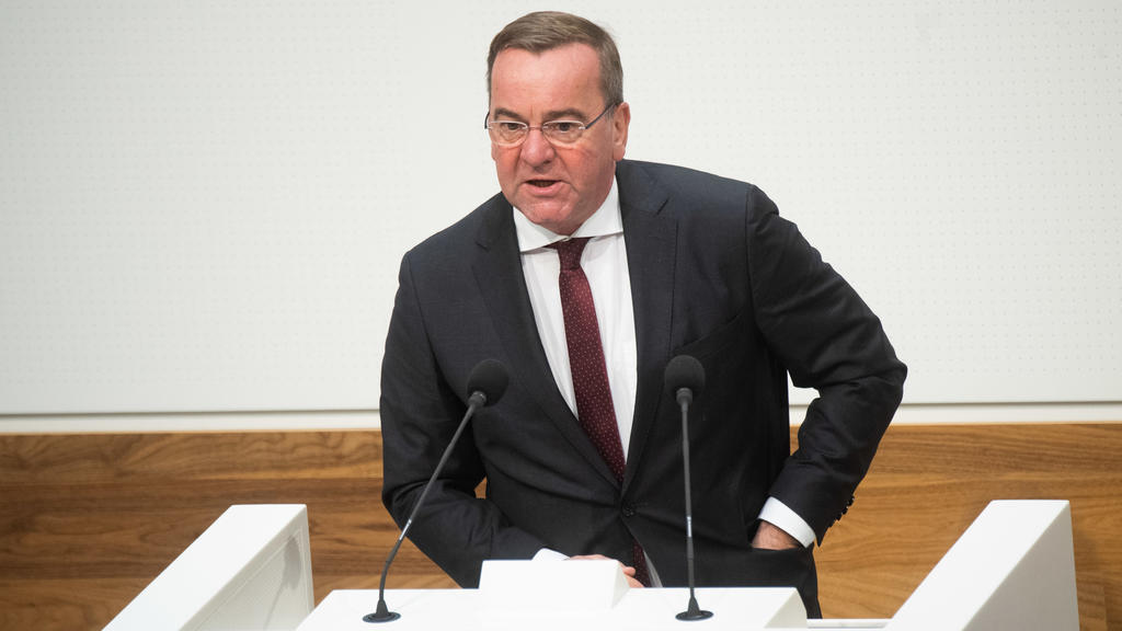 Niedersachsens Innenminister Boris Pistorius (SPD) will offenbar mehr gefährdete Menschen aus Afghanistan aufnehmen. Die Entscheidung trifft die Bundesregierung.