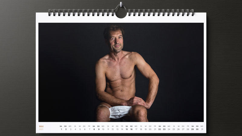 Im männlichen CoronAKT-Kalender posieren Mitglieder der Kölner Band Black Sheriff.