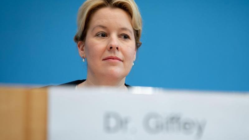 Familienministerin Giffey Verzichtet Auf Doktortitel