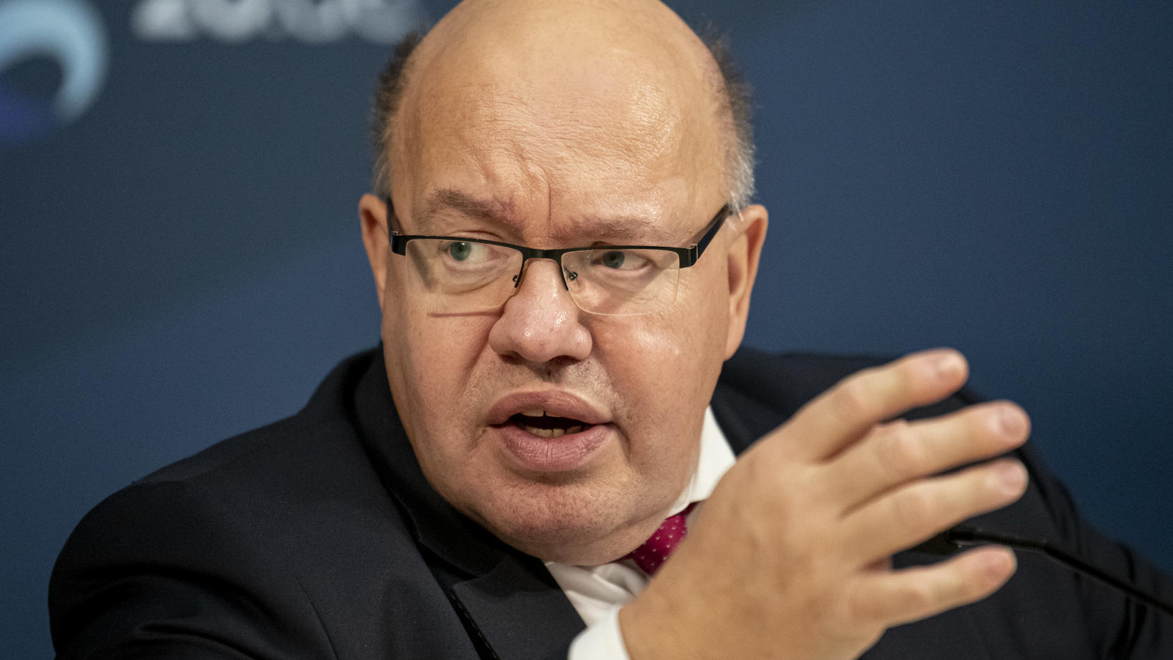 Wirtschaftsminister Peter Altmaier Mit Notarzt In Klinik Gebracht