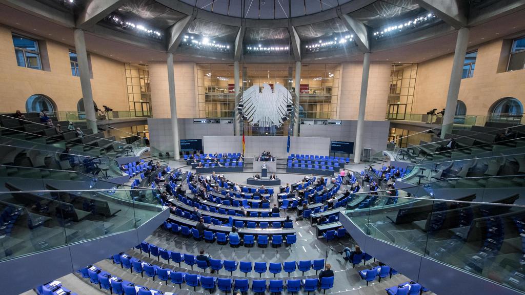Berlin, Plenarsitzung im Bundestag Deutschland, Berlin - 30.10.2020: Im Bild ist der Plenarsaal während der Sitzung des deutschen Bundestags zu sehen. Berlin Bundestag Berlin Deutschland *** Berlin, Plenary Session in the Bundestag Germany, Berlin 3
