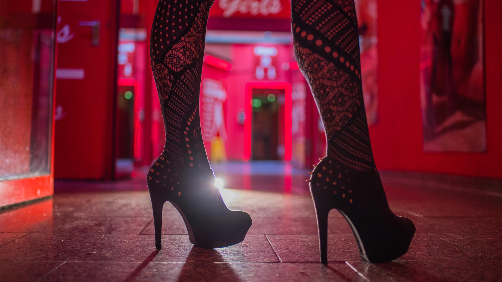 eine-junge-frau-wurde-in-der-schweiz-zur-prostitution-gezwungen