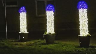 Peinliche Panne: Diese Leuchtröhren schmücken die Stadt in diesem Jahr.