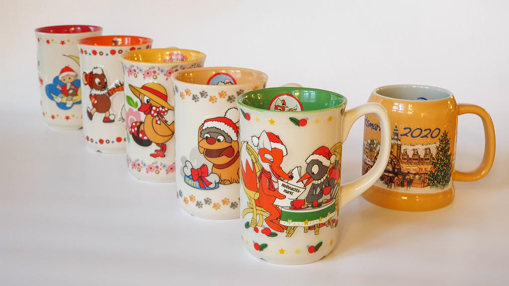 Kindertassen der vergangenen Jahre vom Leipziger Weihnachtsmarkt