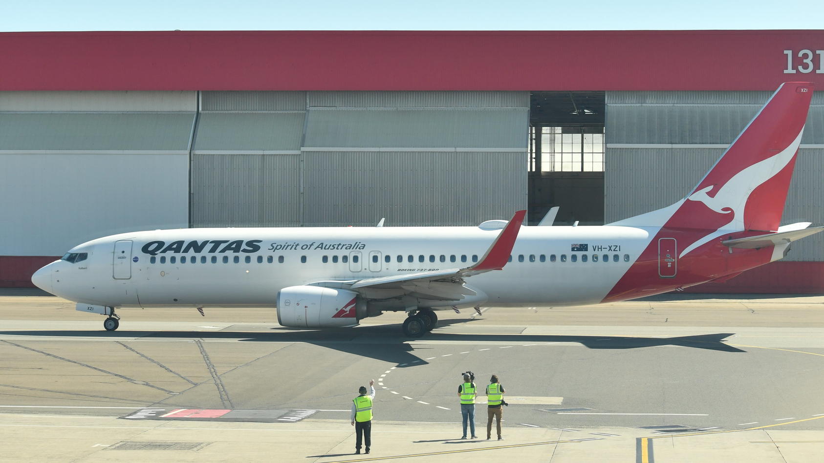 Erster Qantas-Flug zwischen Sydney und Adelaide