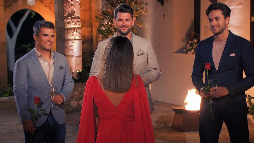 Melissa stößt mit ihren Top-3-Kandidaten auf die Dreamdates an