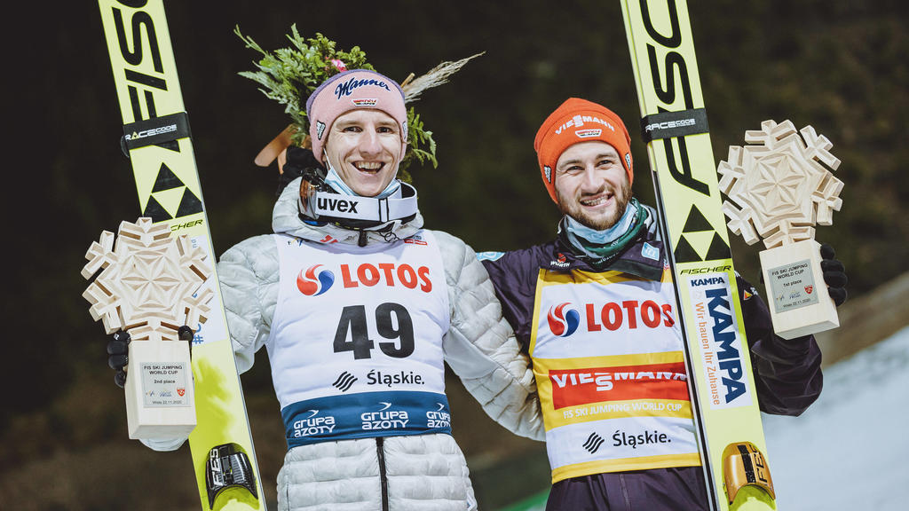 Sport Bilder des Tages 22.11.2020, Adam Malysz Arena, Wisla, POL, FIS Weltcup Ski Sprung, Einzelbewerb, Siegerehrung, im Bild 2. Platz Karl Geiger GER, Sieger Markus Eisenbichler GER // 2nd place Karl Geiger GER winner Markus Eisenbichler GER during